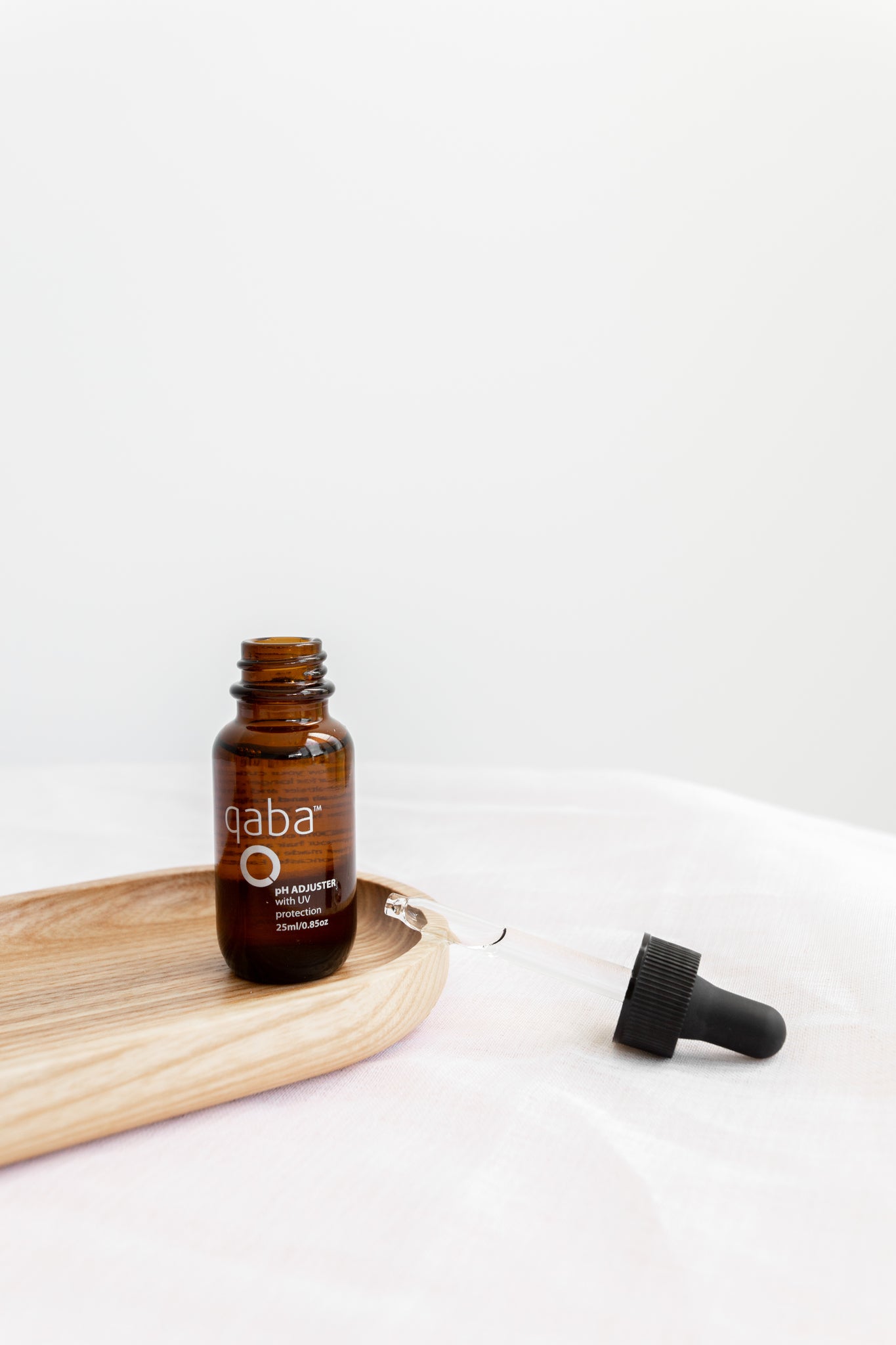 qaba pH Adjuster - Balances the pH of the scalp and hair, promoting healthy hair growth, and optimal health and shine.